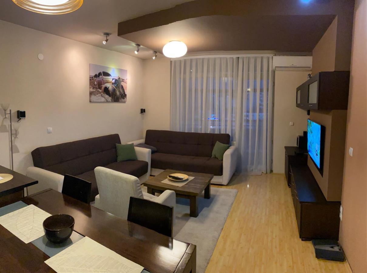 Redon'S City Center Apartment Pristina Exterior photo
