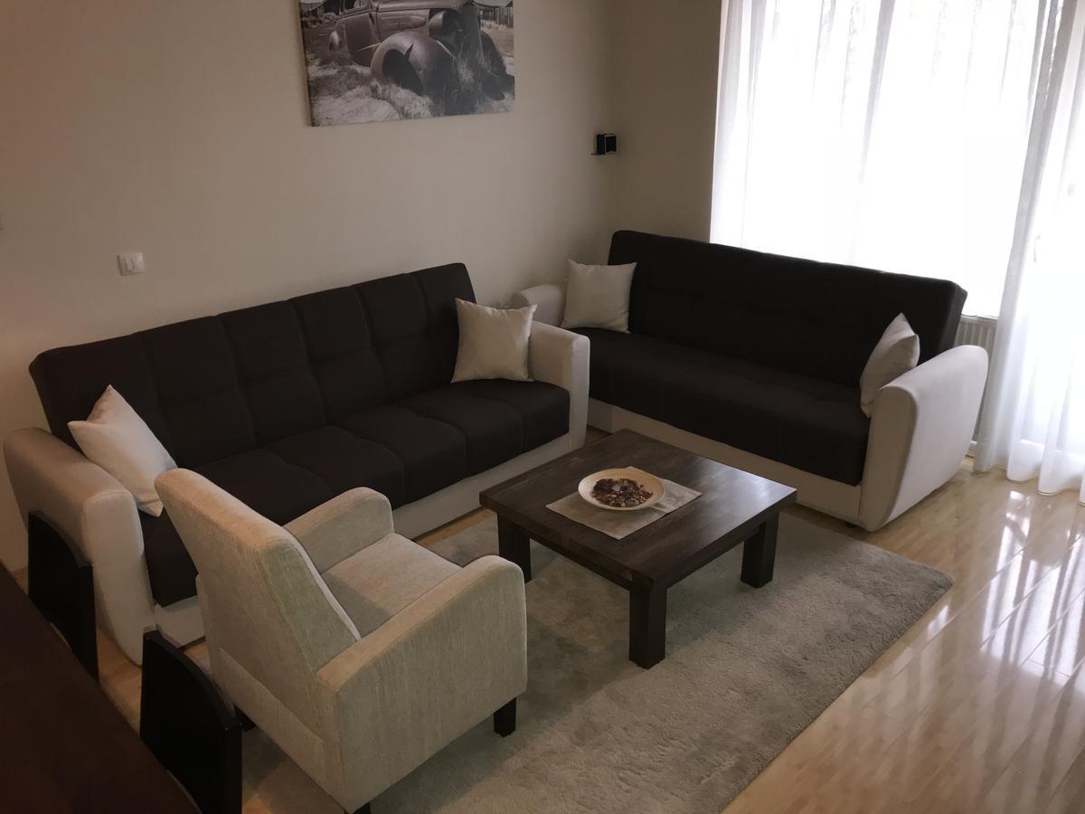 Redon'S City Center Apartment Pristina Exterior photo